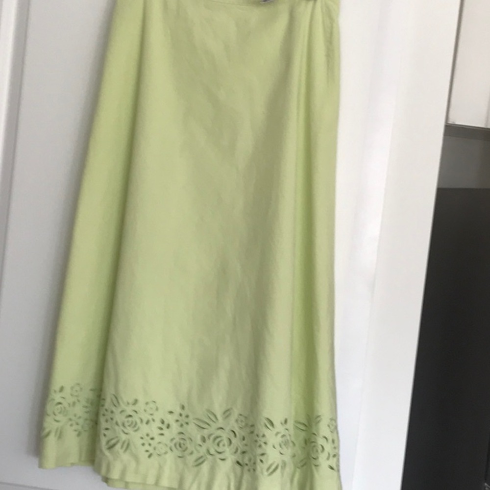 Cheerful cotton/linen blend 32 inch long skirt